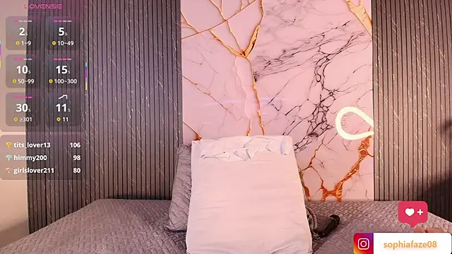 big_tits_in_your_face webcam