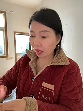 美女xiiuuff18在线直播