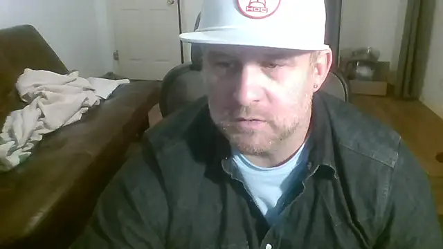 poundyouout69 (Ask my age) - slangin big juicy cock pants down