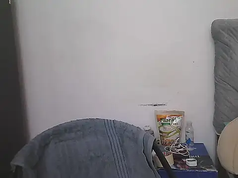 AlphaLatinoBear webcam