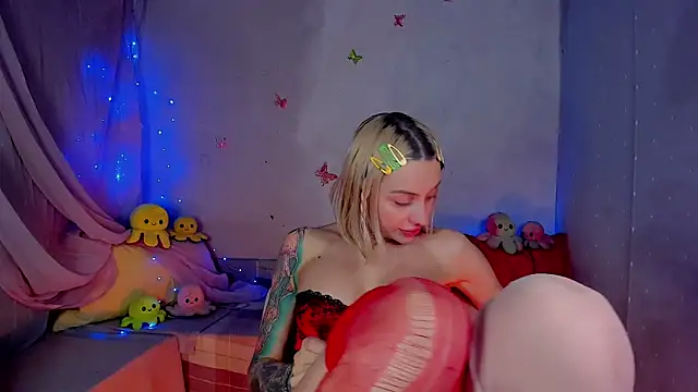 YourLizzyDoll webcam