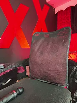 abrilbigcock - Abrilbigcock's free webcam - UK Sex Cams