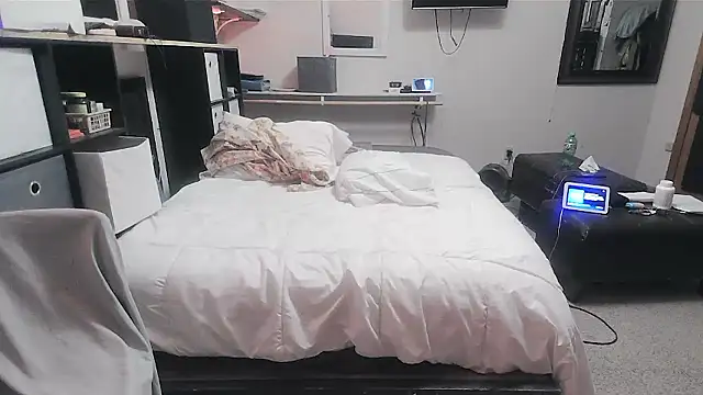 sissytrapdolly24 webcam