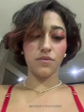 LilithMonette webcam