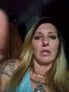 SheIsSomething webcam