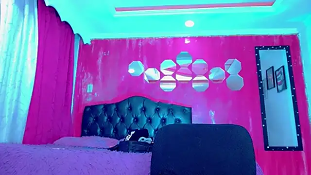 TiffanyMackensyy webcam