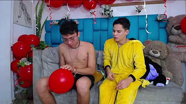 Hot_Boys_Latinos_X webcam