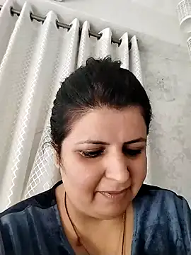 Webcam Model (Jann_Riya333)  is live.Free join now!