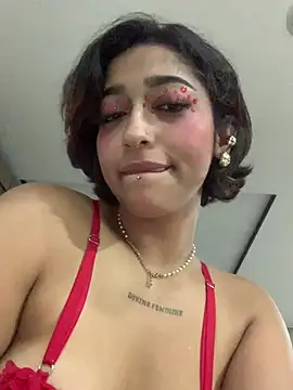 LilithMonette webcam