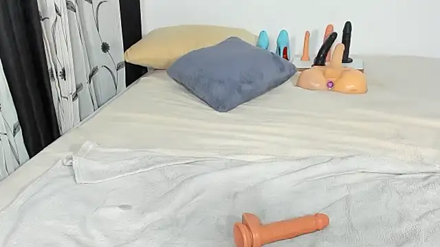 CREAMY_BUBBLEGUM webcam