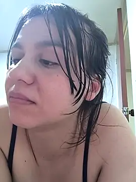 Webcam Model (Daniela-rosee)  is live.Free join now!