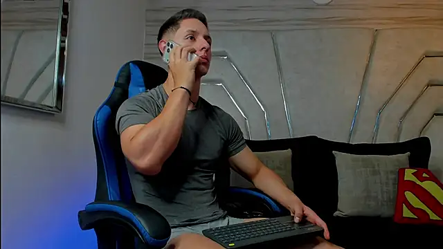 maxthomson - MAXTHOMSON's free webcam - UK Sex Cams