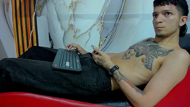 Straight_Guy22 webcam