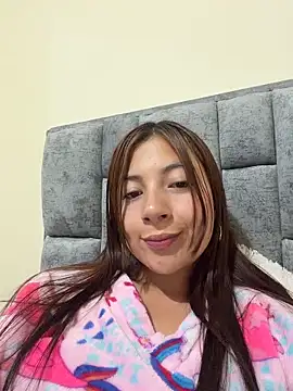 Webcam Model (Karlee_Grey1)  is live.Free join now!