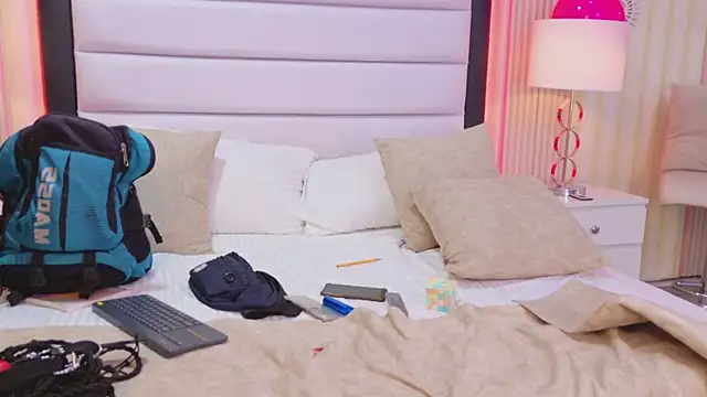 CristalAndDeimon webcam