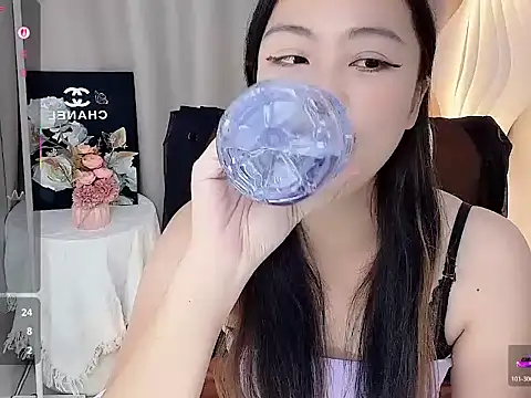 美女Lydia-668在线直播