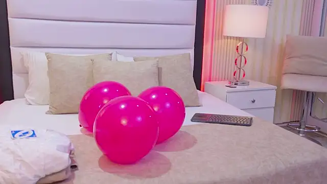 CristalAndDeimon webcam