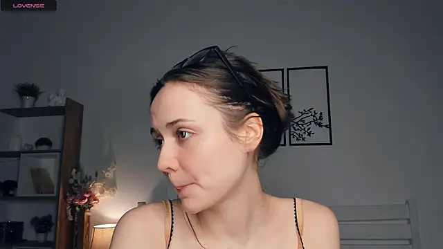 MalvinaTrafford webcam