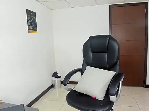 Aisha_hotts777 webcam