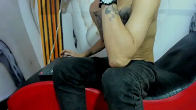 Straight_Guy22 webcam