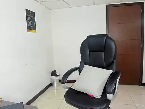 Aisha_hotts777 webcam