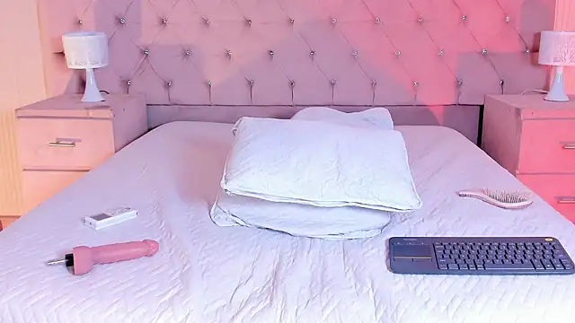 AdharaSweet1_ webcam