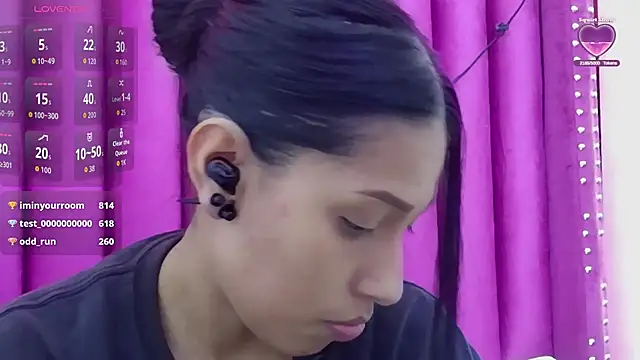 yourcuteneighbourr webcam