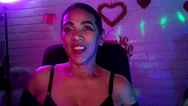 MiiaVelasquez webcam