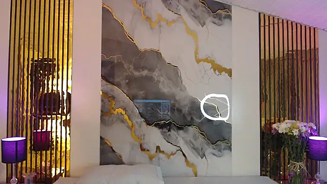 MiticaBrennet_ webcam