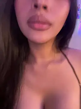 PrettyYoungHugeCockTS webcam