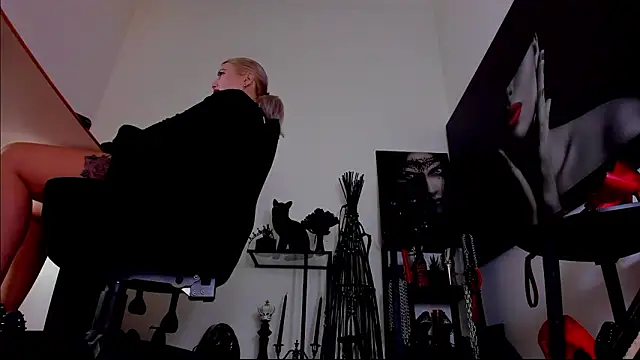 MistressDemi webcam
