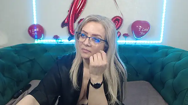 IvanaCharm webcam