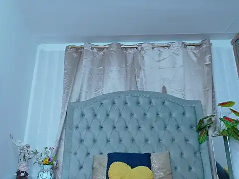 ZamanthaJhones webcam