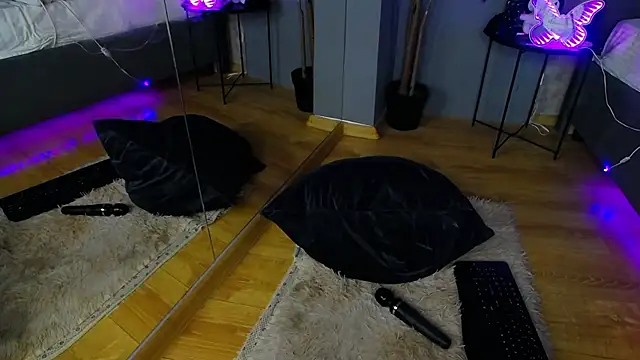 ScarlettJakobs webcam