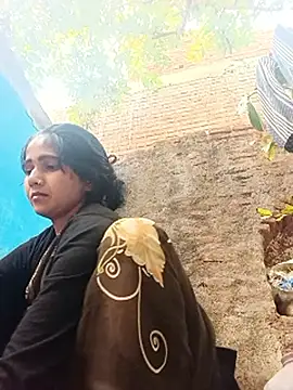 Webcam Model (Jooli_xx)  is live.Free join now!