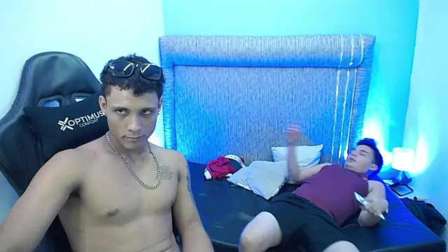 The_twinks_ webcam