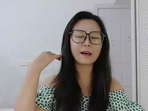 美女yunchui0101在线直播