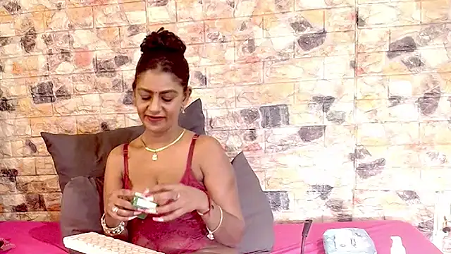 EroticSexyStripper webcam