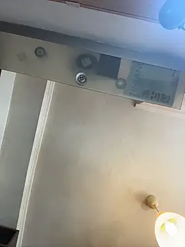 Hotmomcheckk_ webcam