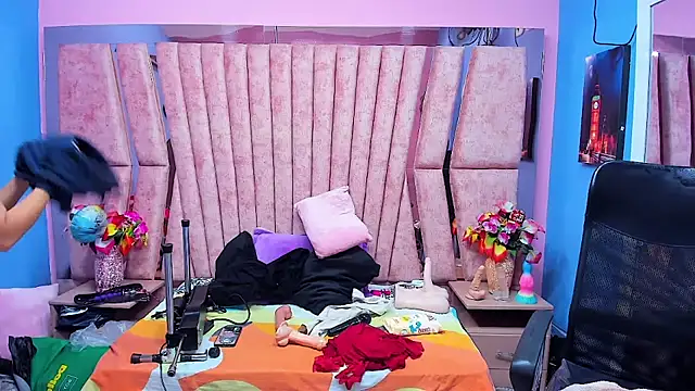 HornySkinny26 webcam