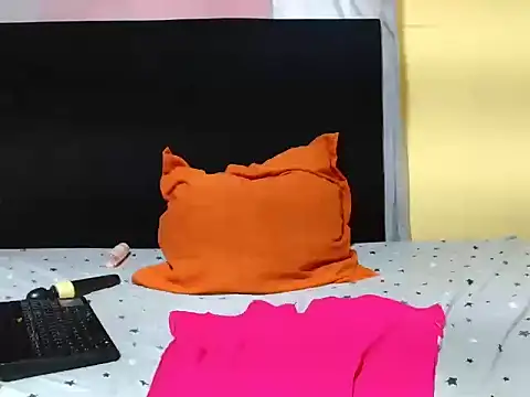 JinglynJuicy22 webcam