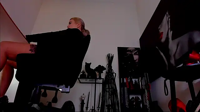 MistressDemi webcam