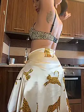 Hotmomcheckk_ webcam