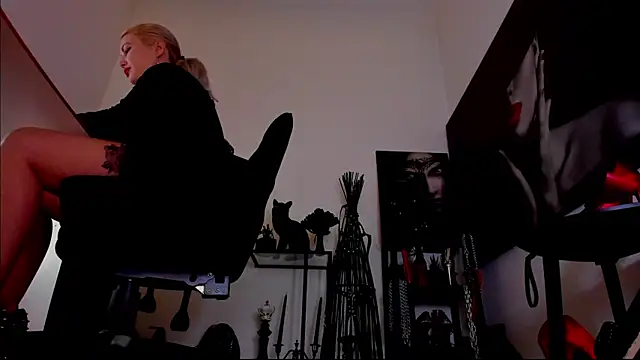 MistressDemi webcam