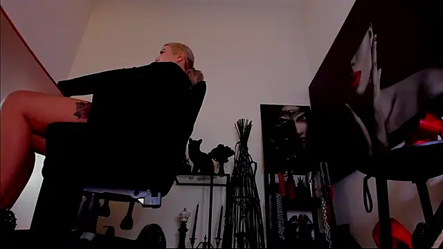 MistressDemi webcam