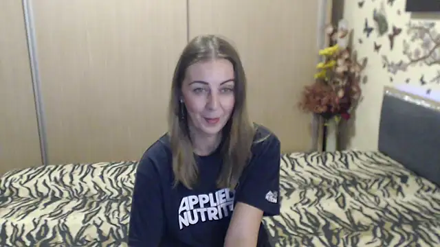 MirabelaSweet webcam