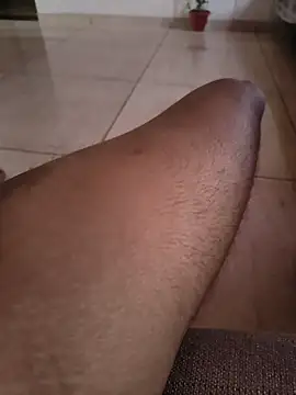 pune_hotguy_111 webcam