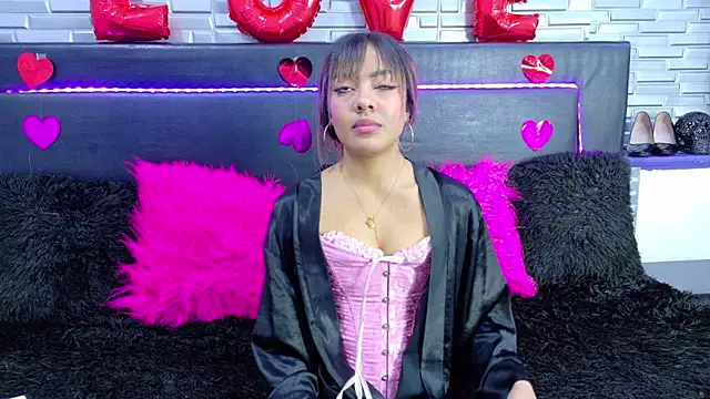 SeraphynLuxora webcam