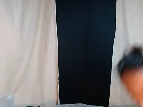 ExoticBigcockQueen webcam