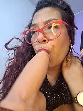 Scarlet_curly8a webcam